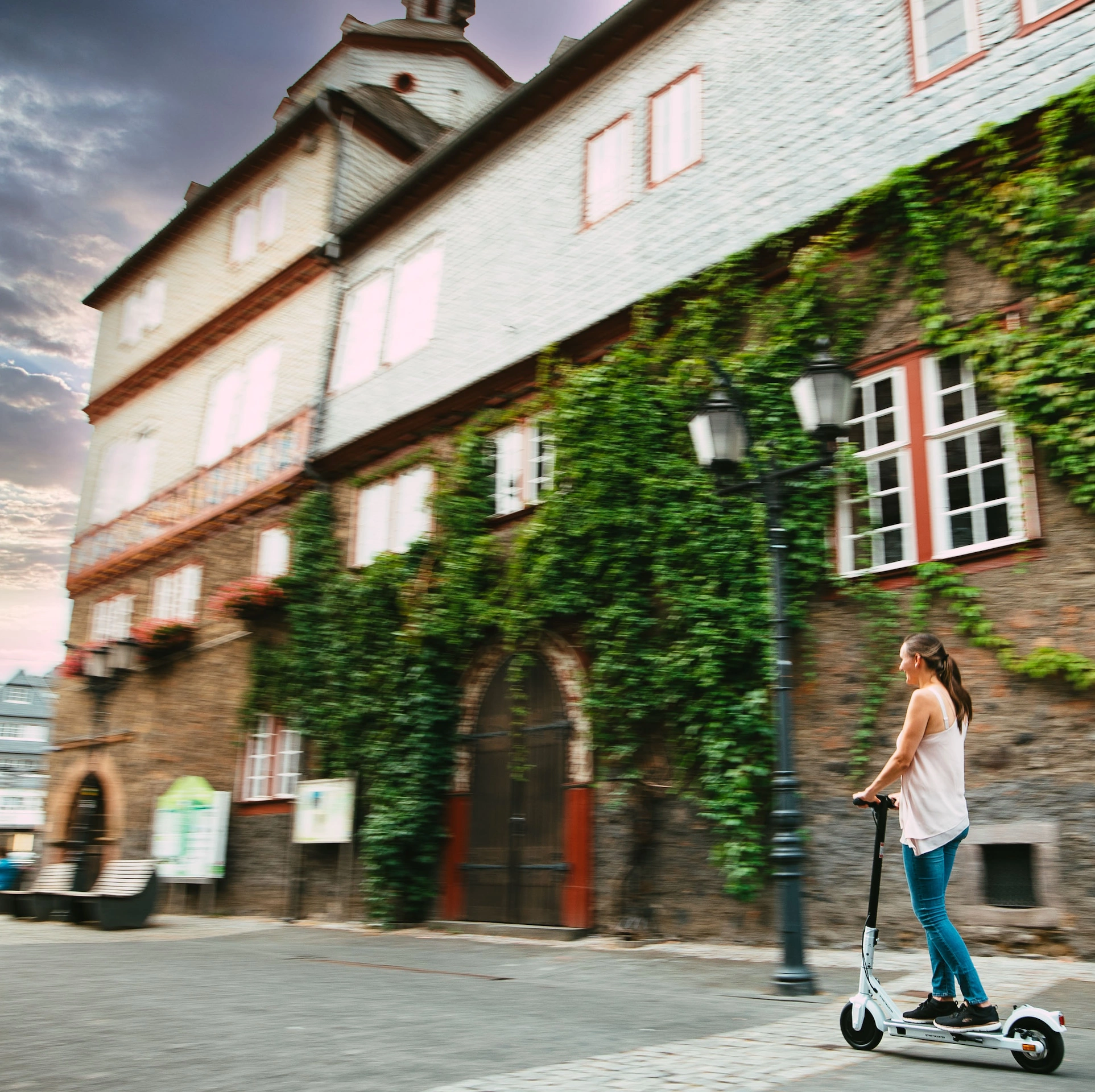 E-Scooter STREETBOOSTER One schwarzweiß