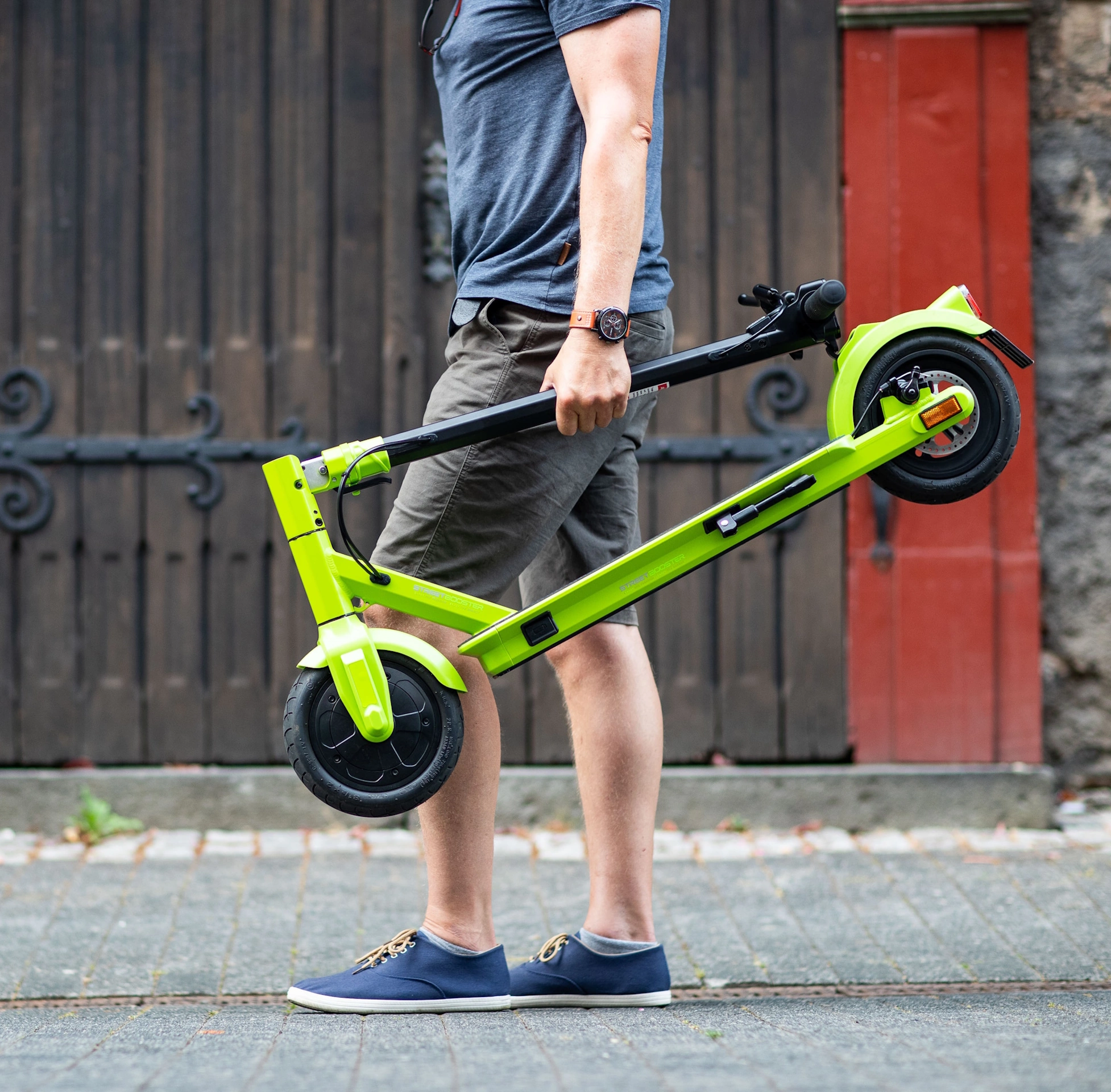 E-Scooter STREETBOOSTER One schwarzweiß