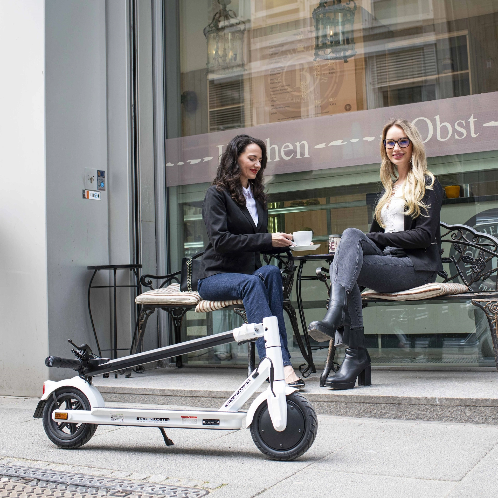 E-Scooter STREETBOOSTER One schwarzweiß